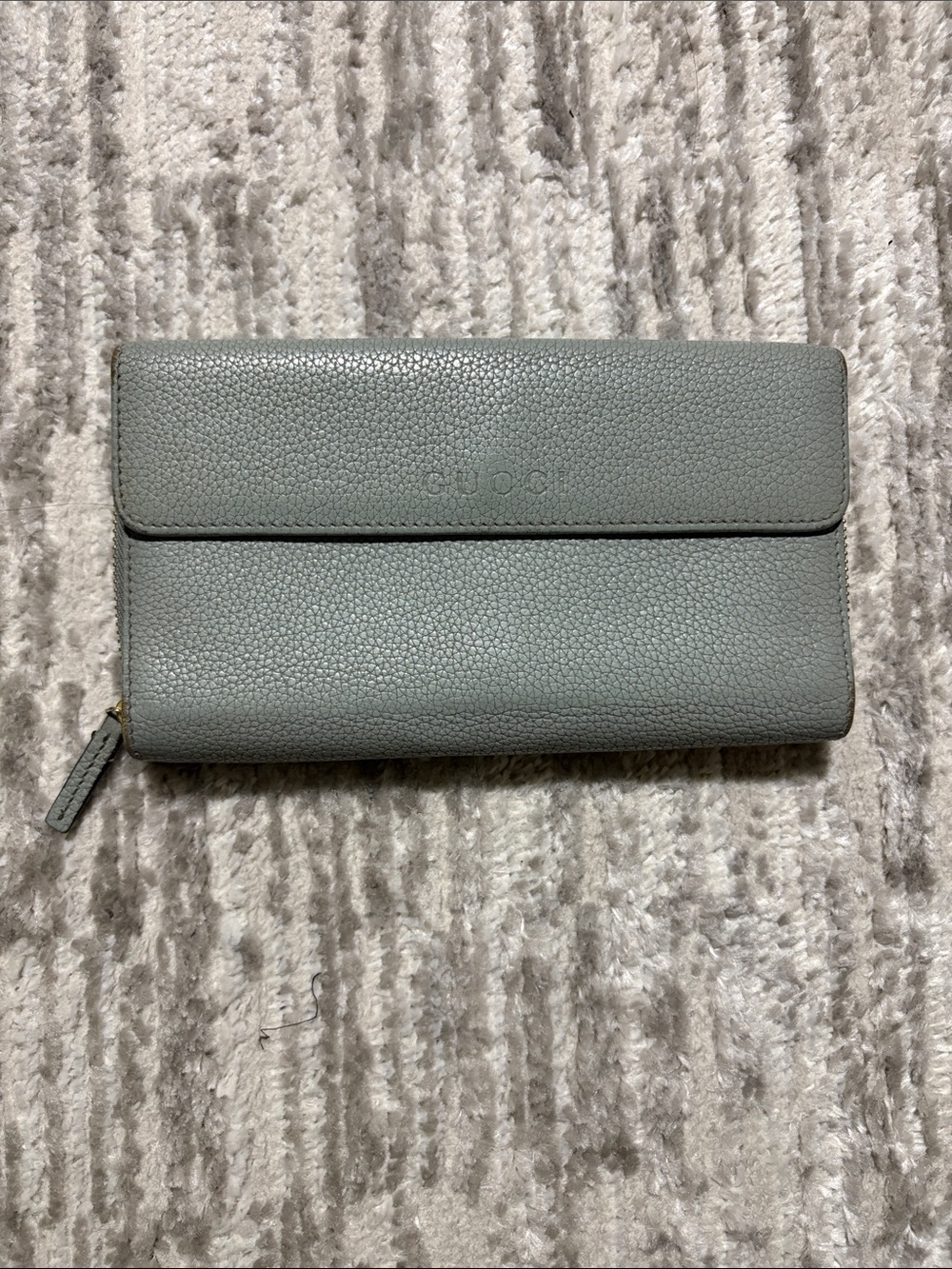 Vintage Gucci Pebbled Light Gray Leather Continental Wallet